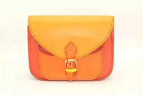 Besace rectangulaire en cuir orangé vif